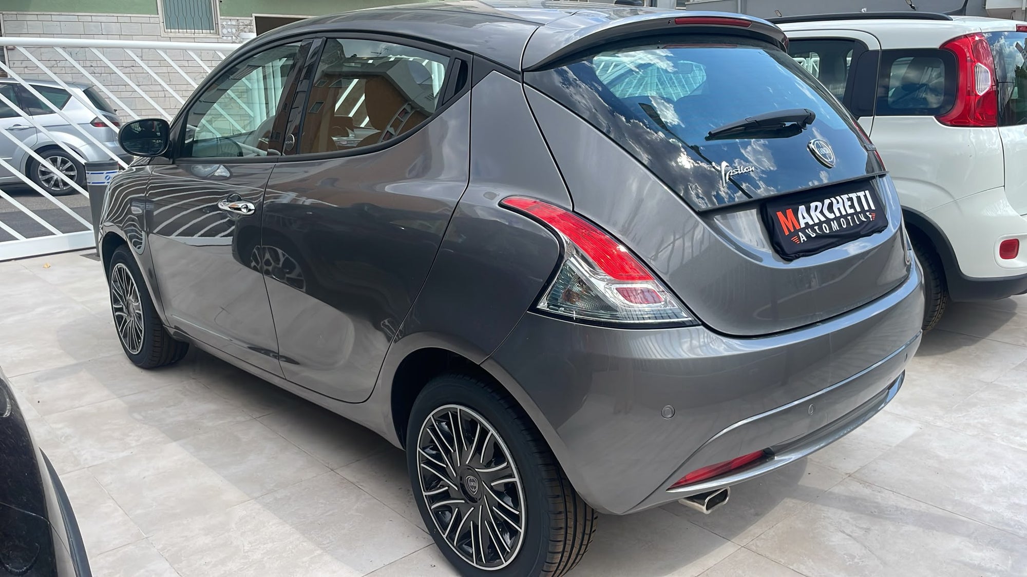 Lancia Ypsilon 1,0 Hybrid 70 cv s&s GOLD