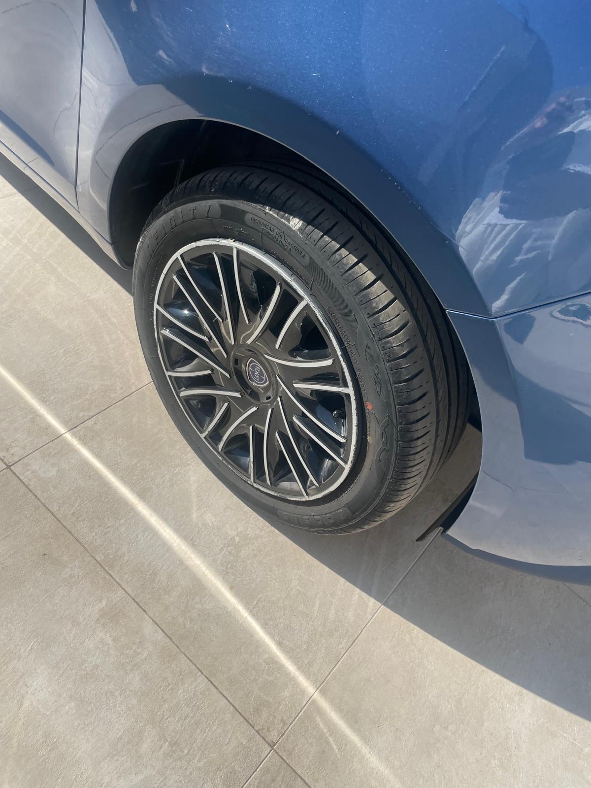 Lancia Ypsilon 1,0 Hybrid GOLD