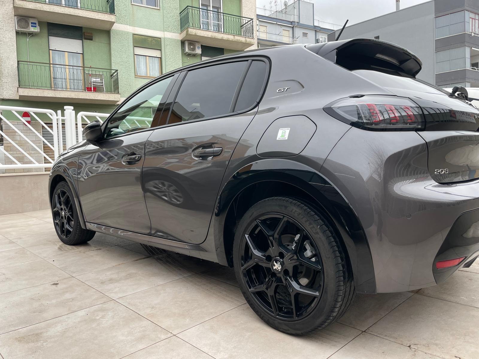 Peugeot 208 1.2 100 cv Manuale GT