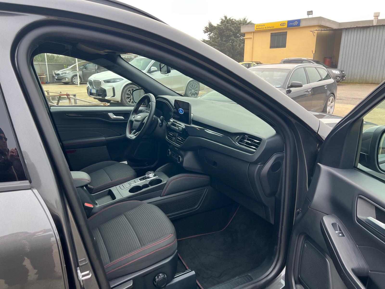 FORD Kuga III 2.0 Ecoblu ST-Line design 120cv