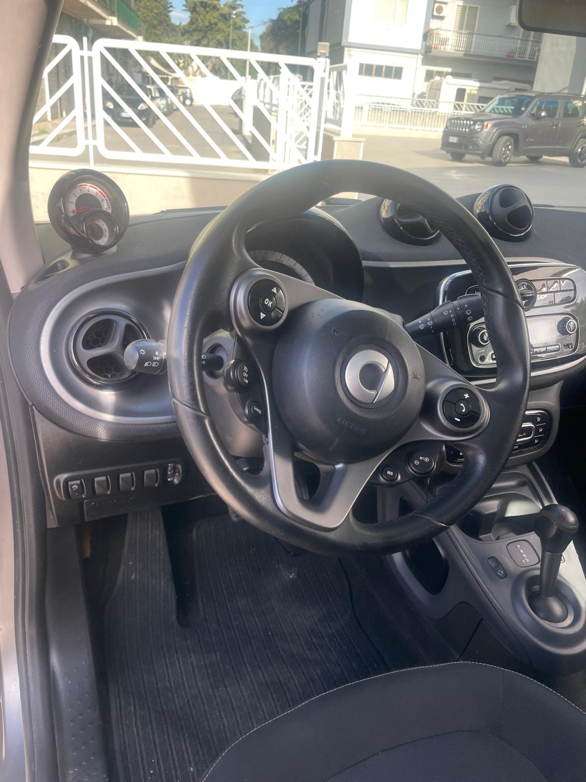 Smart Fortwo 70 
1,0 Twinamic Passion Automatica